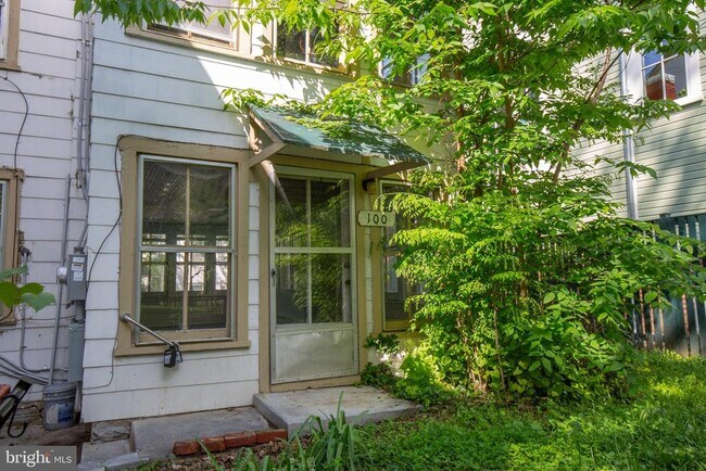 304 W German St in Shepherdstown, WV - Building Photo - Building Photo