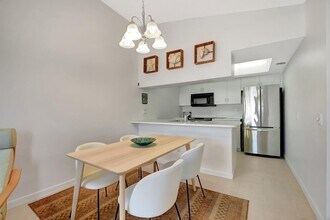 621 Waterside Dr in Hypoluxo, FL - Building Photo - Building Photo