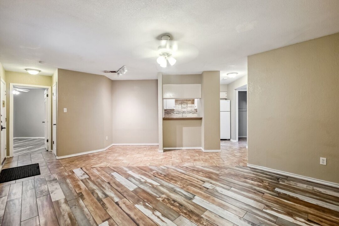 1608 Pecan Chase Cir in Arlington, TX - Building Photo