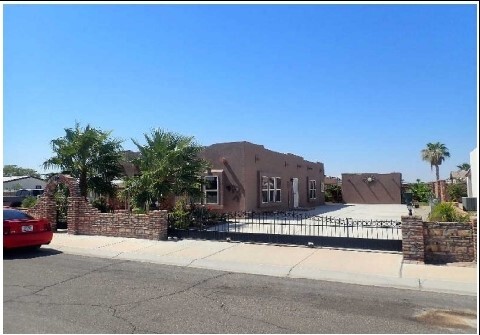 9678 E 35th Pl in Yuma, AZ - Building Photo