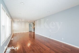 371 S Hendricks Dr in Greenwood, IN - Building Photo - Building Photo