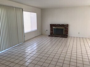 25090 Middlebrook Way in Moreno Valley, CA - Building Photo - Building Photo