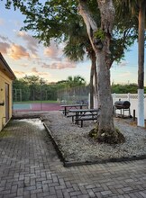 450 NW 20th St, Unit 301 in Boca Raton, FL - Foto de edificio - Building Photo