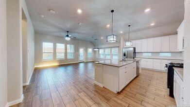 5911 Akin Glen in San Antonio, TX - Building Photo - Building Photo