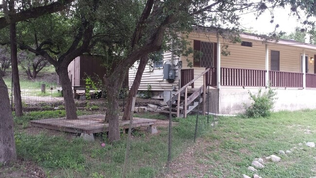 536 Valley Haven in Canyon Lake, TX - Building Photo - Building Photo