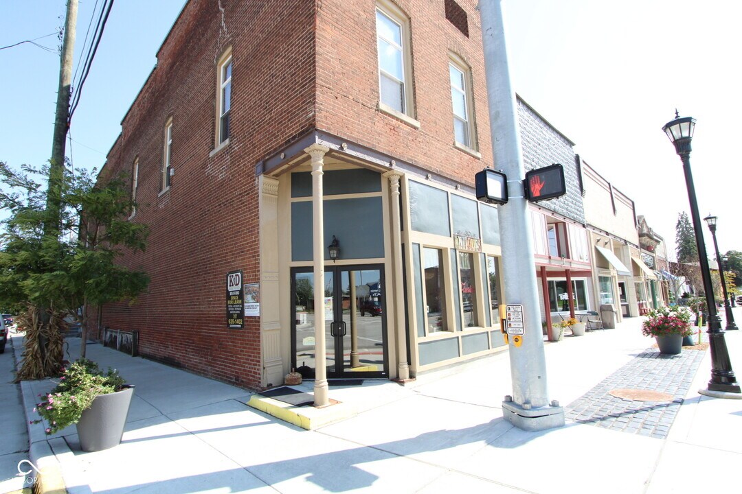 101 S Main St in Kirklin, IN - Building Photo