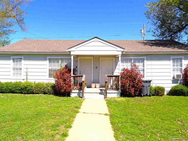 property at 1159 NW Ozmun Ave
