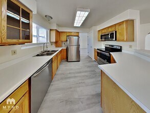 9056 N Wild Eagle Ave in Tucson, AZ - Building Photo - Building Photo