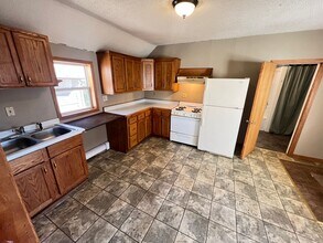 2014 Banks Ave in Superior, WI - Building Photo - Building Photo