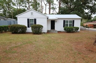 1701 N Lee St in Valdosta, GA - Building Photo