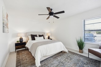 Brookbend in Carrollton, TX - Foto de edificio - Building Photo