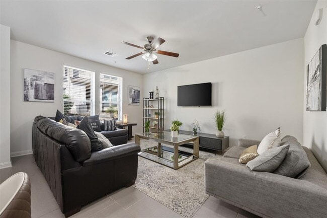 13800 Lyndhurst St in Austin, TX - Building Photo - Building Photo