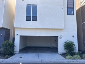 1010 Mud Pie Ln in Sacramento, CA - Building Photo - Building Photo