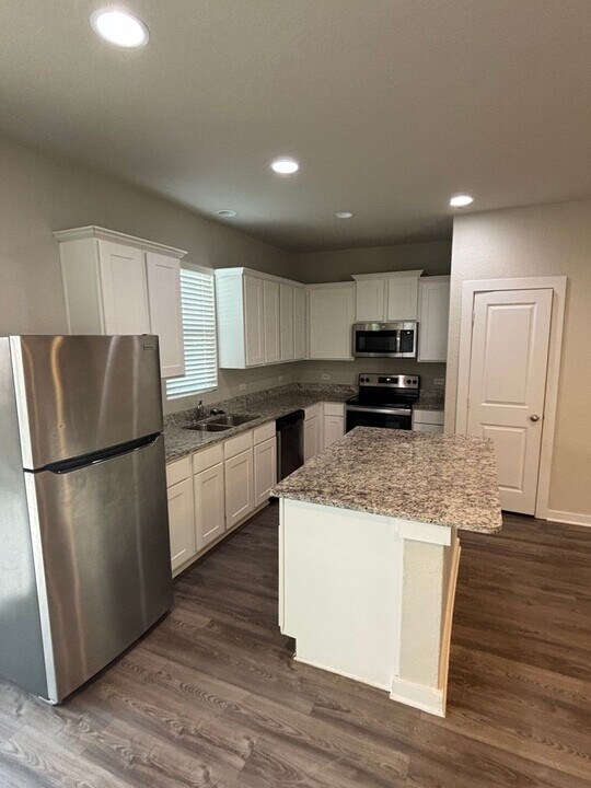 13314 Stadium Cv in San Antonio, TX - Building Photo