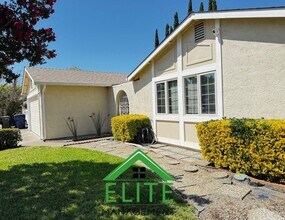 3920 Westporter Dr in Sacramento, CA - Building Photo - Building Photo