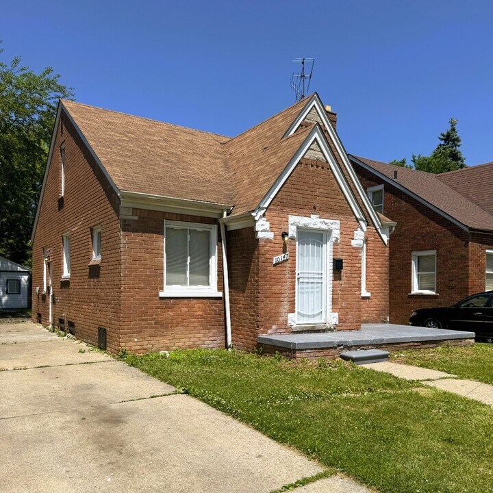 10147 Somerset Ave in Detroit, MI - Building Photo