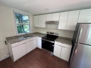 105 Red Mill Rd, Unit #2 in Cortlandt Manor, NY - Building Photo - Building Photo