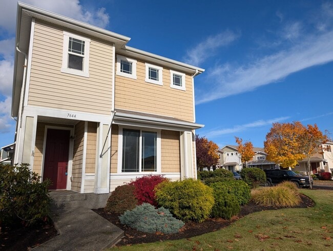 property at 7644 Rushmore Ave NE