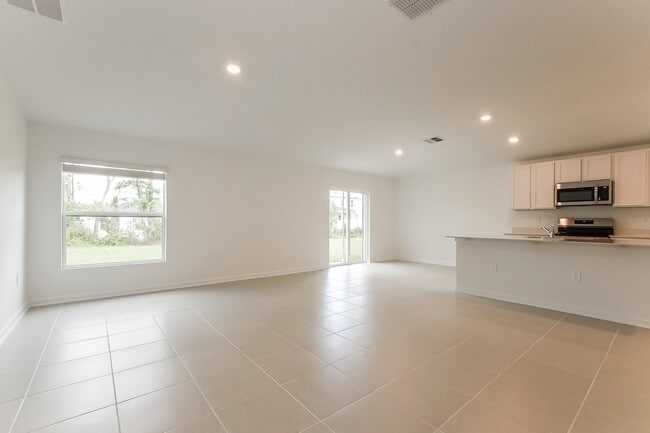 1370 Inkberry Cir in DeLand, FL - Building Photo - Building Photo