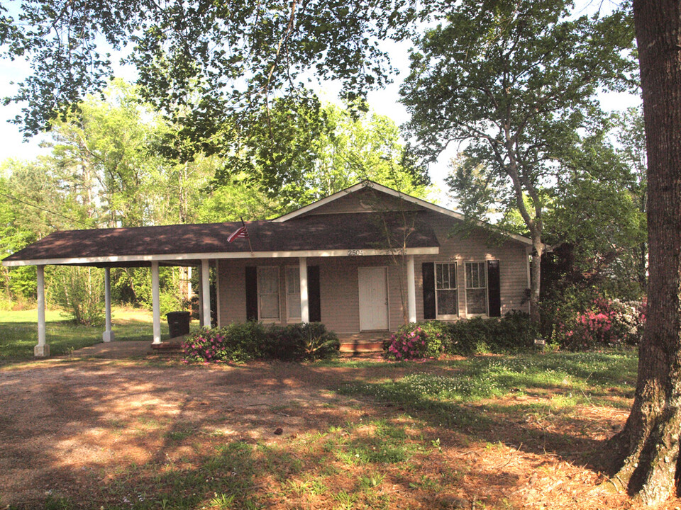 2504 Kavanaugh Rd in Ruston, LA - Building Photo