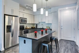 Latitude in Arlington, VA - Foto de edificio - Building Photo