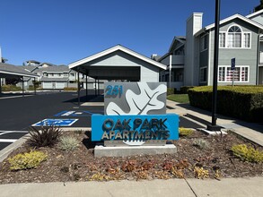 Oak Park Village Apartments in Grover Beach, CA - Foto de edificio - Building Photo