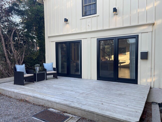 2 Summit St in Stonington, CT - Building Photo - Building Photo