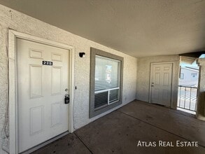 465 W Ivyglen St in Mesa, AZ - Foto de edificio - Building Photo