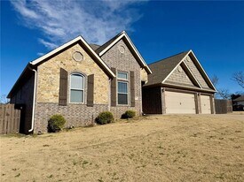 1309 W Gum St in Rogers, AR - Building Photo