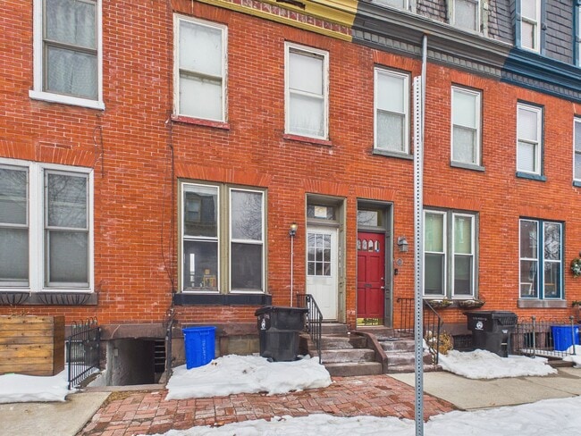 property at 916 Green St