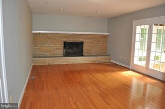 14616 Falling Leaf Way in Gaithersburg, MD - Building Photo - Building Photo