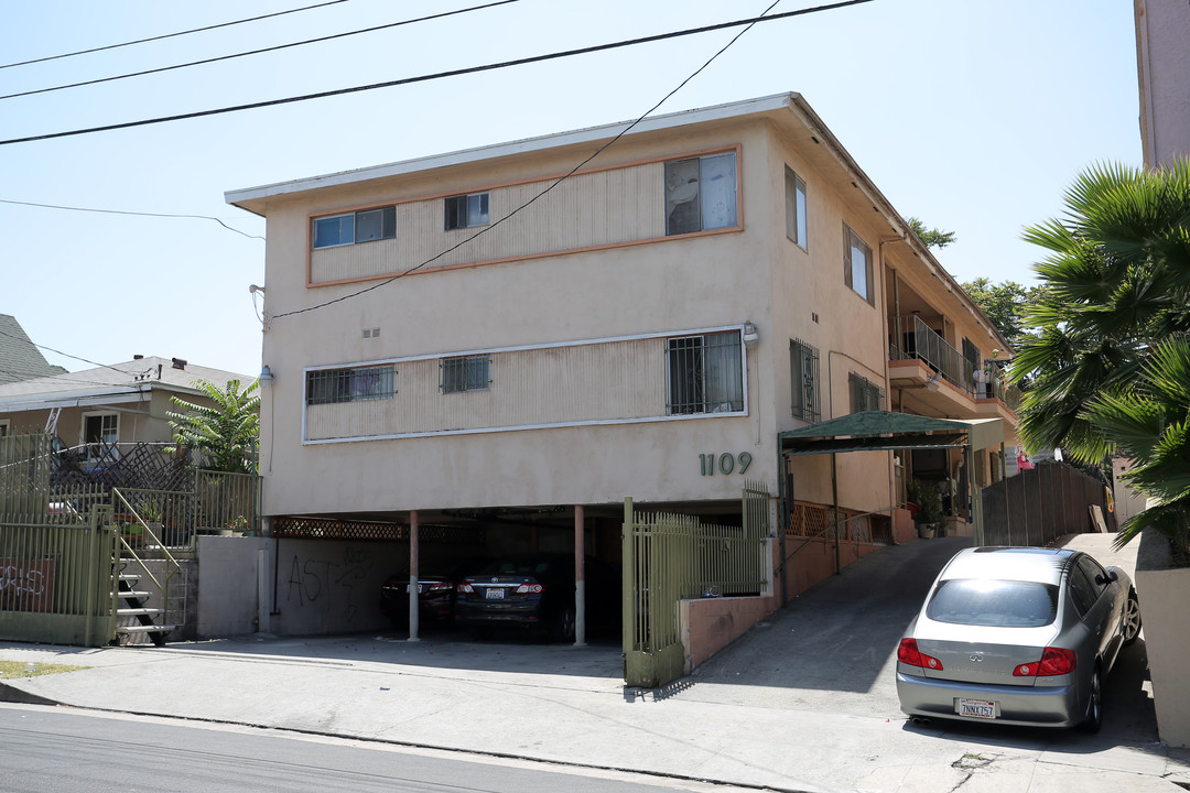 1109 S Ardmore Ave in Los Angeles, CA - Building Photo