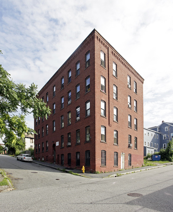 24 Charlton St in Worcester, MA - Foto de edificio