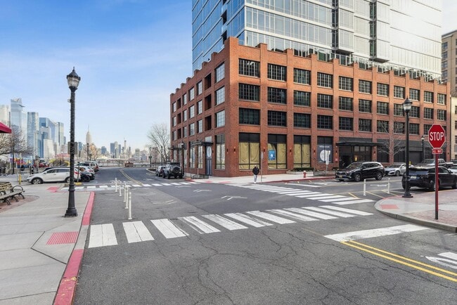 property at 1425 Hudson St