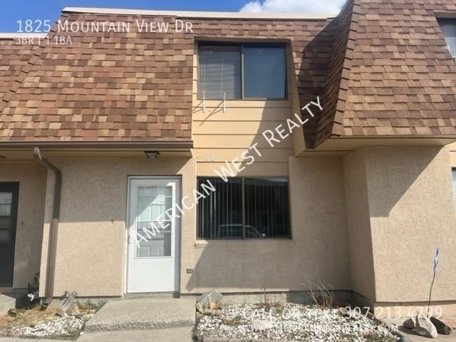 property at 1825 Mountain View Dr