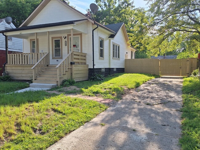 17685 Fenton St in Detroit, MI - Building Photo - Building Photo
