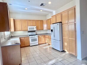 443 Collis St in Brentwood, CA - Building Photo - Building Photo