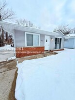 19918 Rensellor St in Livonia, MI - Building Photo