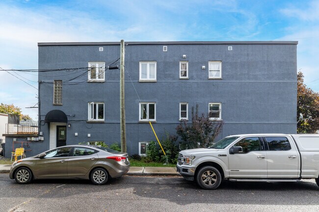 329 Richelieu Ave in Ottawa, ON - Building Photo - Building Photo