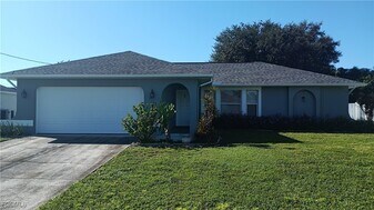 1138 SE 19th Ln in Cape Coral, FL - Building Photo