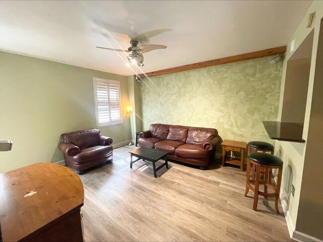 1205 St Charles Ave in New Orleans, LA - Building Photo - Building Photo