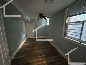 729R Parker St in Boston, MA - Building Photo - Building Photo