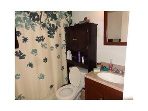 7120 NW 179th St, Unit 204 in Hialeah, FL - Building Photo - Building Photo