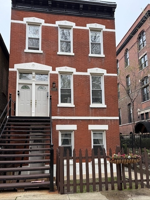 property at 1867 N Sheffield Ave