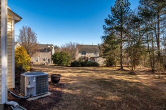 201 Cline Falls Dr in Holly Springs, NC - Foto de edificio - Building Photo