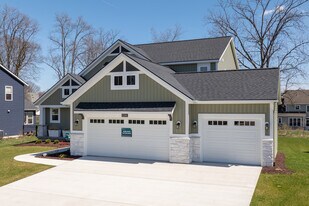 11320 Traverse Dr in Grand Ledge, MI - Building Photo