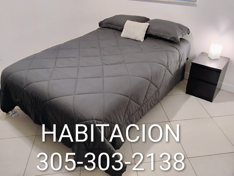 13139 SW 4th St in Miami, FL - Foto de edificio