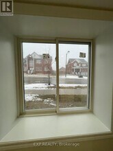 938 Wrenwood Dr in Oshawa, ON - Building Photo - Building Photo