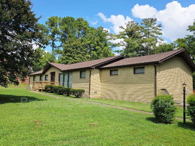 property at 790 Bellevue Rd