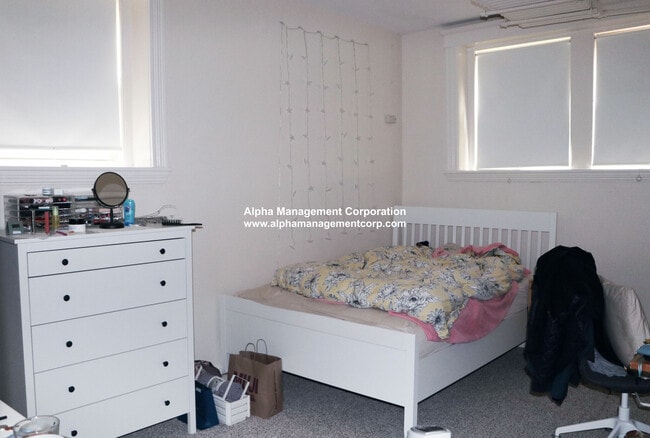 20 Alton Pl in Brookline, MA - Foto de edificio - Building Photo